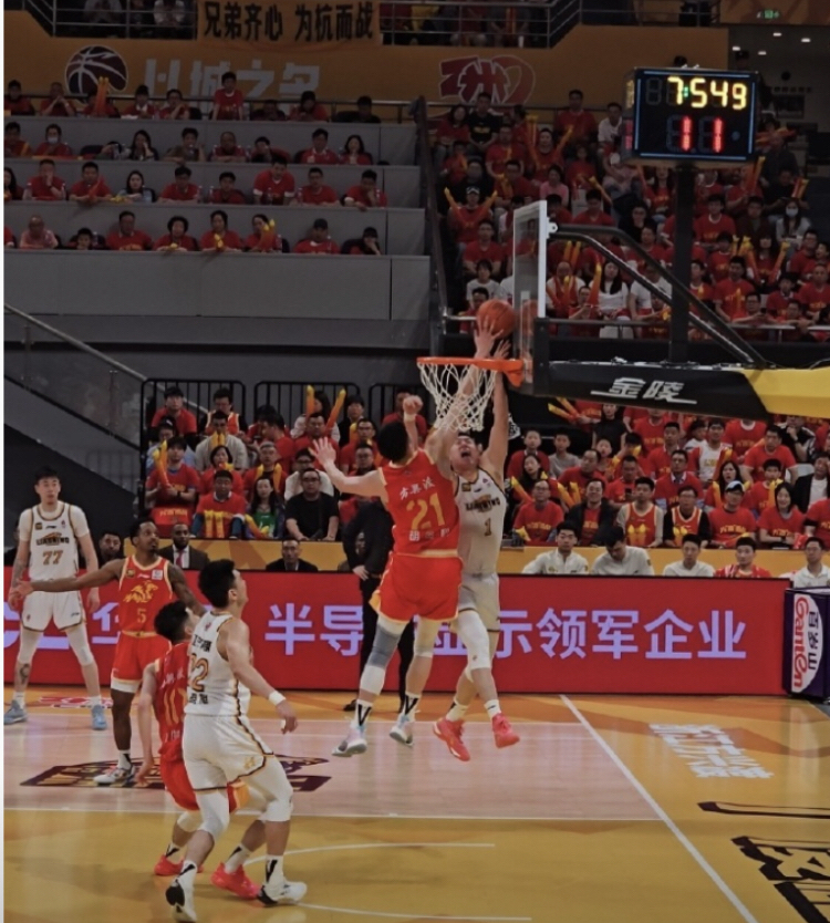 包含关键时刻金州勇士备战葡超，队长鼓劲细节曝光，悬念犹存，资深球员宣示担当的词条-开云新版